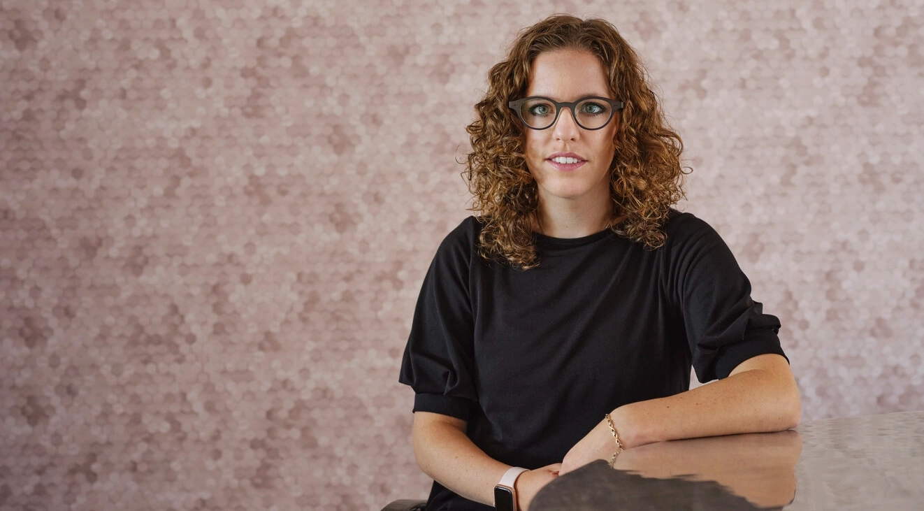 Portrait photo of catheter user who lives with bladder issues caused by her MS.