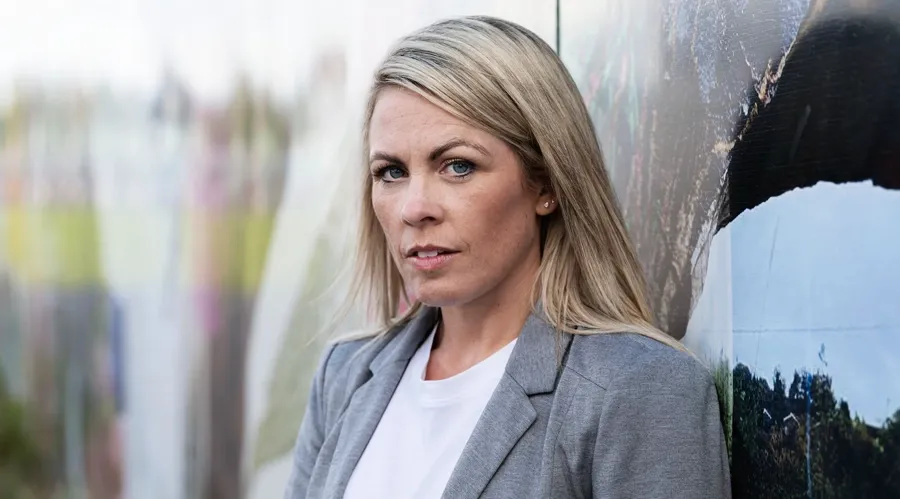 Portrait photo of Laura